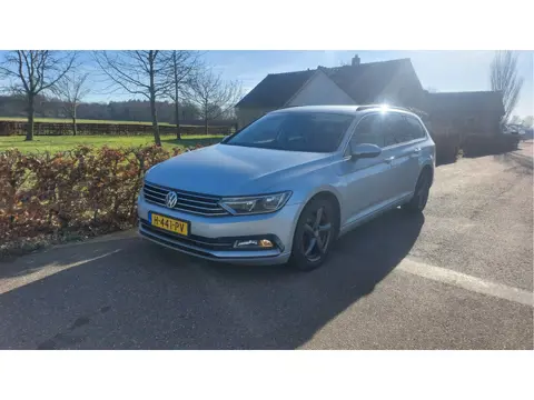 Volkswagen Passat Variant 1.4 TSI ACT Highline CLIMA/ACC/NAVI BJ 2015