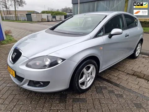 Seat Leon 1.6 Dynamic Style LPG, Apk, Nap, Goed rijdend, Inruil mogelijk.