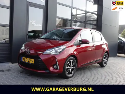 Toyota Yaris 1.5 VVT-i Executive (Navi/Carplay,Camera,Stoelverwarming,Keyless)