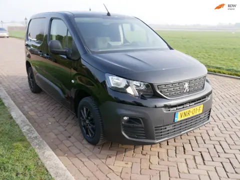 Peugeot Partner 1.5 BlueHDI Premium 55kW AC NAVI ** 6999 EX BTW ** 2022 !!!