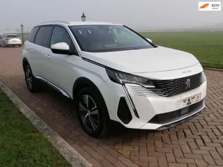 Peugeot 5008 1.5 BlueHDI Allure EAT8 CLIMA NAVI CAMERA ** 14299 NETTO **