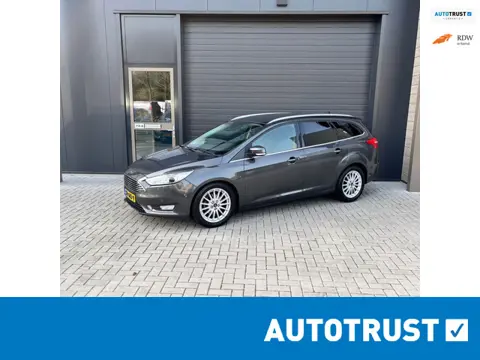Ford Focus Wagon 125pk Titanium XENON | CARPLAY | SYNC 3 | NAVI | STOELVERWARMING | STUURVERW | PARK