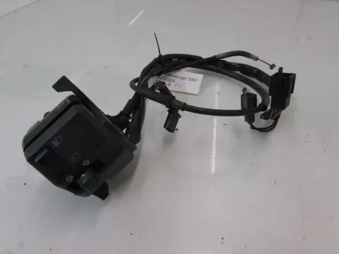 STUURSCHAKELAAR LINKS Kawasaki ZZR 250 1990 - 1996