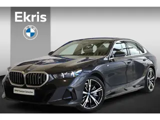 BMW i5 Sedan eDrive40 | M Sport | Glazen Panoramadak | Trekhaak Elektrisch | 20" M Sterspaak | Stuur
