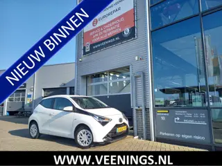 Toyota Aygo 1.0 VVT-i x-play limited - CAMERA - CARPLAY / ANDROID - AIRCO - CRUISE LIMITER