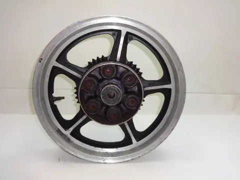 ACHTER VELG Honda VF 700 750 C Magna 1985 - 1986