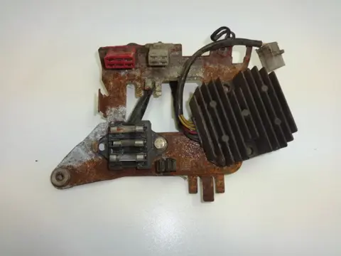 SPANNINGSREGELAAR Honda CB 400 1978 - 1984