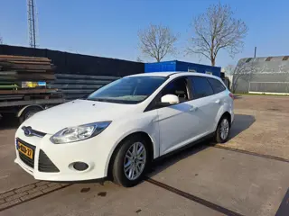 Ford Focus Wagon 1.0 EcoBoost Trend Let op start niet.