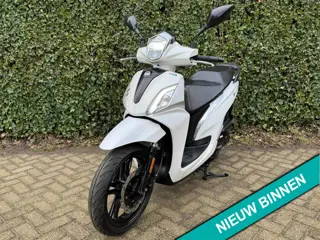 SYM Symphony ST 45km E5 Scooter WHITE BETAAL met in3