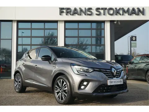 Renault Captur 1.6 E-Tech Plug-in Hybrid 160 Initiale Paris