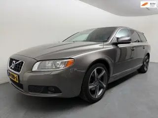 Volvo V70 1.6 T4 Limited Edition # R-Design # Lmv # Clima # Trekhaak # Navi # Pdc # Xenon