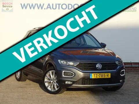 Volkswagen T-Roc 1.0 TSI Style|Pano|Trekhaak|Camera|Adaptive