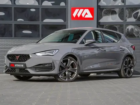 Cupra Leon 1.4 e-Hybrid VZ Business Cupra-knop|Camera|Kuipstoelen|Carplay|Sfeerverlichting