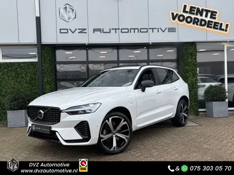 Volvo XC60 2.0 T6 Plug-in hybrid AWD R-Design | SOH 98% | Pano | Surrond View | Trekhaak