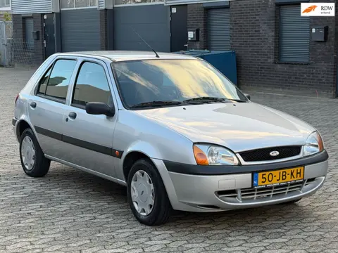 Ford Fiesta 1.3-8V Classic 5deurs APK Rijdt schakelt goed.