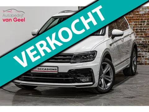 Volkswagen Tiguan 1.4 TSI ACT Comfortline Business R| Panormadak | Elektrisch uitklapbare trekhaak