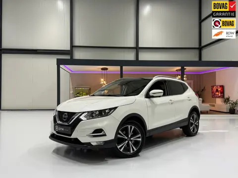 Nissan Qashqai 158PK Aut. 360° Camera Trekhaak Pano Stoelverw. Lane Assist Navi Climate Pdc Winterpa