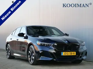 BMW i5 M60 xDrive 84 kWh M Sport Pro Pack Panoramadak / Trekhaak / HUD / ACC / Harman/Kardon