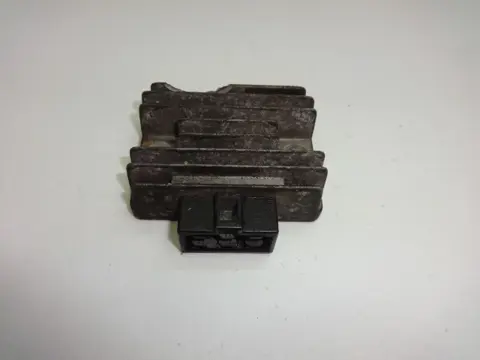 SPANNINGSREGELAAR Kawasaki CSR 305 LTD 1981 - 1989
