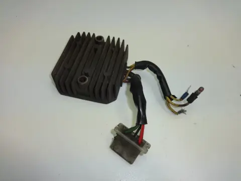 SPANNINGSREGELAAR Honda VF 1100 Sabre 1984 - 1985