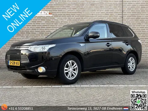 Mitsubishi Outlander 2.0 PHEV Intense + | Leder | Climate | Cruise | Trekhaak | APK 10-2026 |