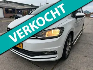 Volkswagen Touran 2.0 TDI SCR Navi Parker-Sen-. 2016 DSG Rijdt Goed.