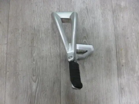 DUO VOETSTEUN LINKS Triumph Tiger 1050 2007 - 2010