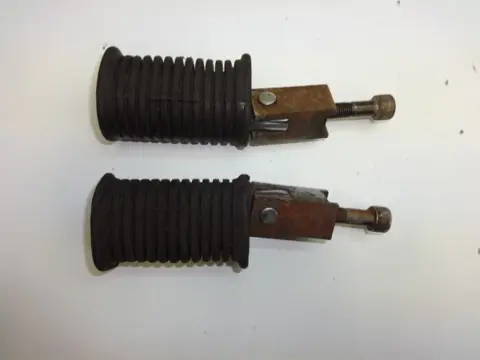 DUO VOETSTEUN SET Suzuki LS 650 1986 - 2004