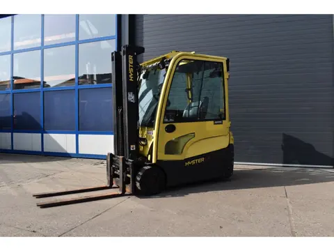Hyster 1600 KG heftruck met Cabine