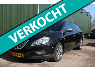 Lancia Delta 1.4 M.air Platino, LEER, AIRCO, NAVIGATIE, PANORAMADAK