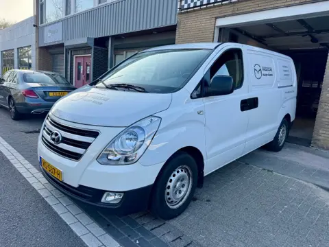 HYUNDAI H300 2.5 CRDi Dynamic AIRCO 3PERS 2DE EIG. NAP APK 2-2027 TOP CONDITION