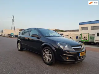 Opel Astra 1.6 Cosmo AUT NAVI LEDER PSENSOR CRUISE 2 X SLEUTELS