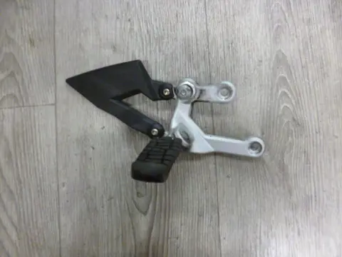 RECHTER SCHETSPLAAT KTM 990 Superduke 2003 - 2006