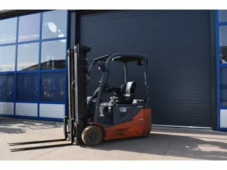 Toyota 1800KG elektrische  Triple sideshift heftruck