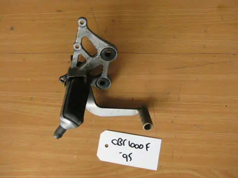RECHTER SCHETSPLAAT Honda CBR 1000 F 1993 - 2000