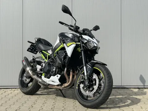 2020 Kawasaki Z900 125pk ABS - Kleurenscherm - Akrapovic