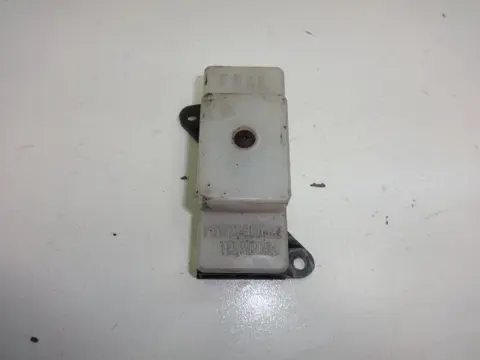 ZEKERINGKAST Suzuki GSX 750 1984 - 1986