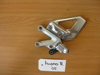 LINKER SCHETSPLAAT Aprilia Tuono 1000 2006 - 2008