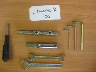 GEREEDSCHAPSET Aprilia Tuono 1000 2006 - 2008