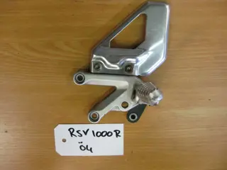 LINKER SCHETSPLAAT Aprilia RSV 1000 2004 - 2005