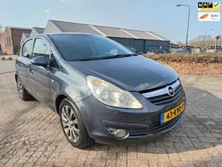 Opel Corsa 1.4-16V Enjoy ( 5-DEURS en AIRCO)