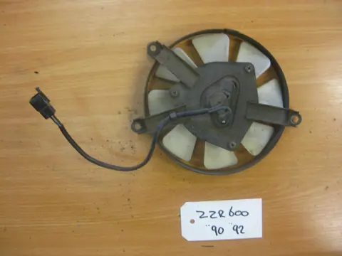 VENTILATOR Kawasaki ZZR 600 1990 - 1992