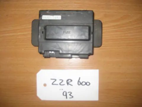 ZEKERINGKAST Kawasaki ZZR 600 1990 - 1992