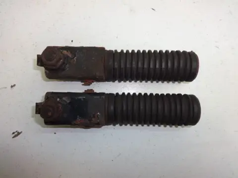 DUO VOETSTEUN SET Honda CB 250 N 1978 - 1981