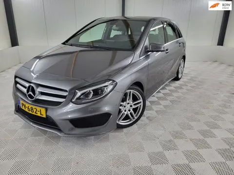 Mercedes-Benz B-klasse 180 Business Solution AMG, Trekhaak, Camera, Pdc