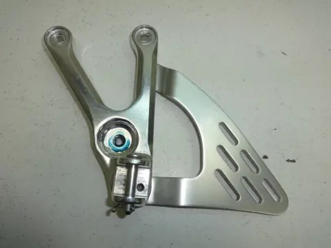 LINKER SCHETSPLAAT Yamaha YZF R6 2003 - 2005