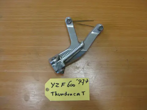DUO VOETSTEUN LINKS Yamaha YZF 600 Thundercat 1996 - 2003