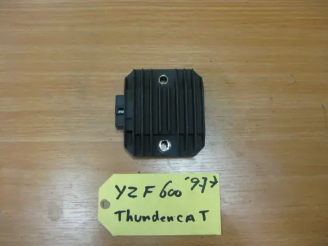 SPANNINGSREGELAAR Yamaha YZF 600 Thundercat 1996 - 2003