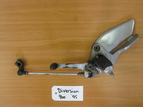 LINKER SCHETSPLAAT Yamaha XJ 900 S Diversion 1994 - 2005