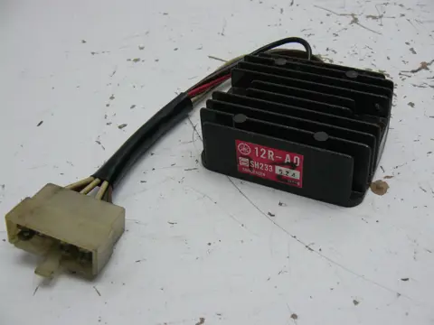 Regulator rectifier  Yamaha YX 600 Radian 1985 - 1990